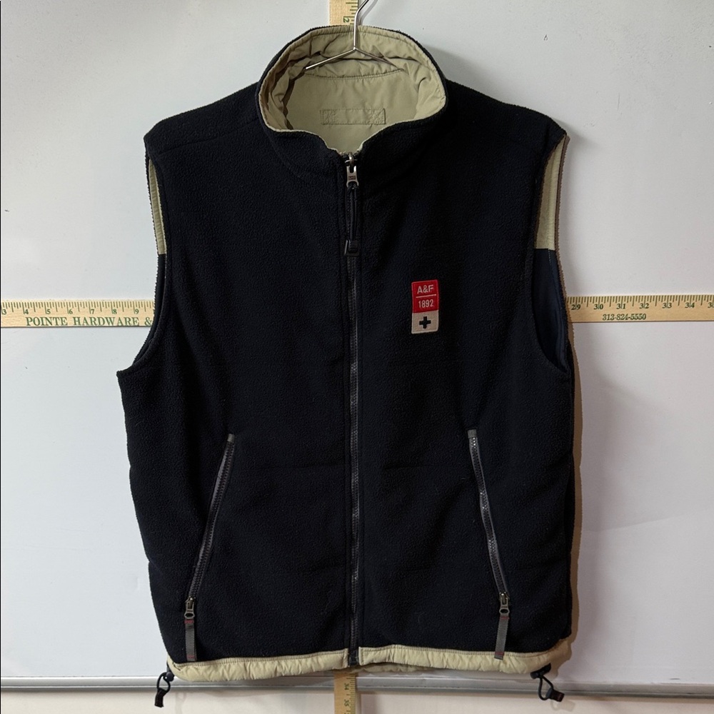 Abercrombie & Fitch Men's Navy Blue/ Beige Reversible Fleece Vest - Awesome!